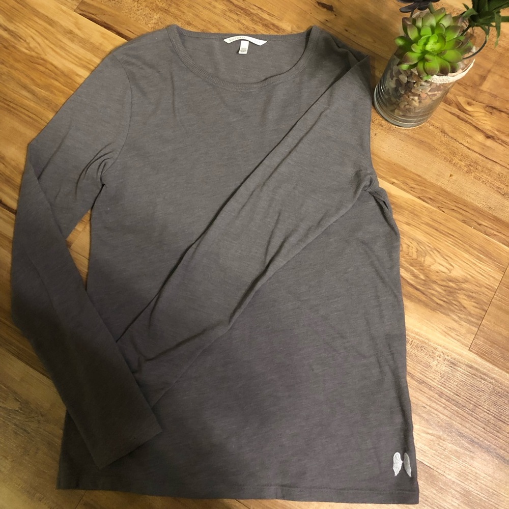 Gently use VS long sleeve T-shirt